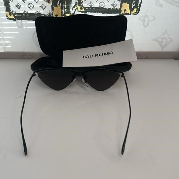 New Authentic Balenciaga BB0093S 001 Curve Cat Sunglasses - Picture 10 of 13